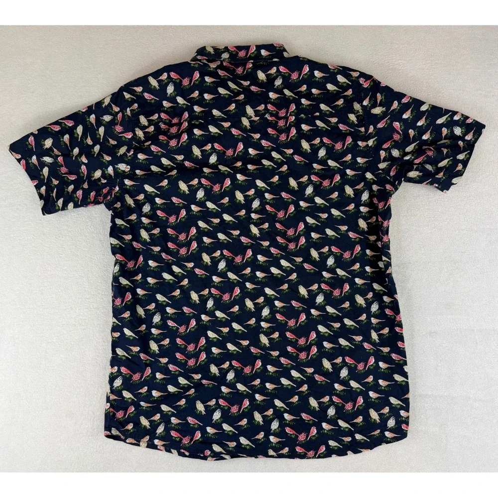 Weekend Offender Button Down Shirt Mens Large‎ Navy Blue Bird Print Short Sleeve